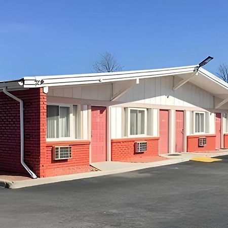 Travelodge By Wyndham Bay Shore Long Island Bagian luar foto