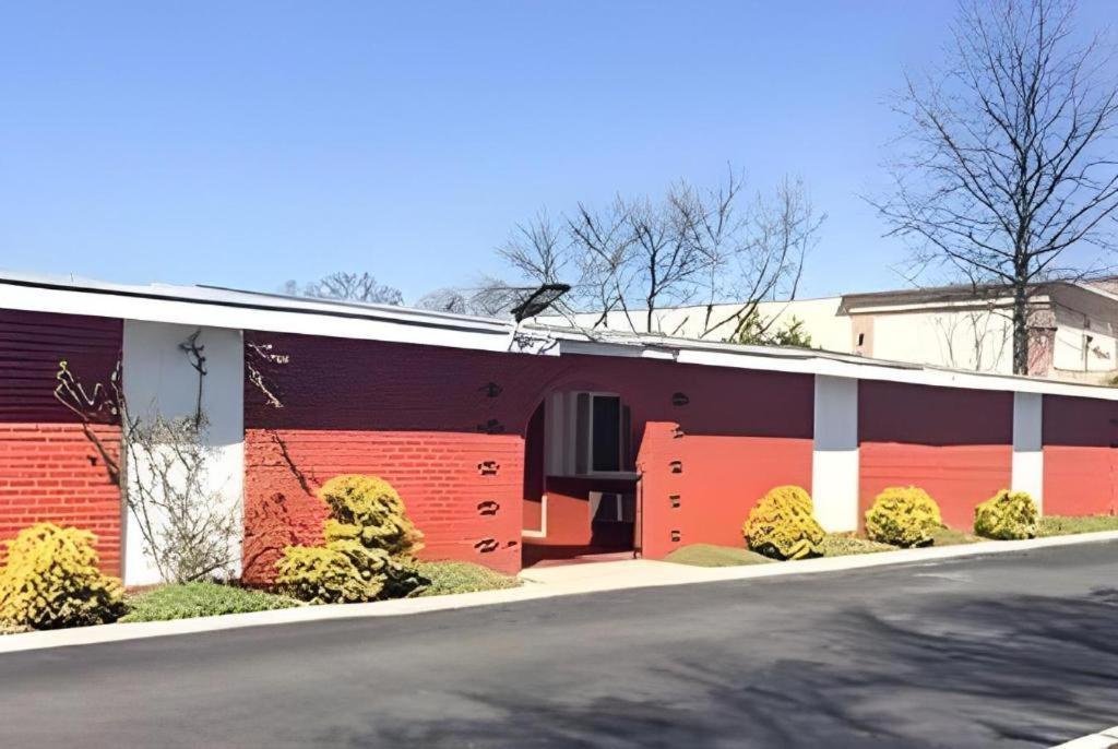 Travelodge By Wyndham Bay Shore Long Island Bagian luar foto