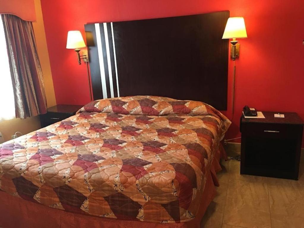Travelodge By Wyndham Bay Shore Long Island Bagian luar foto