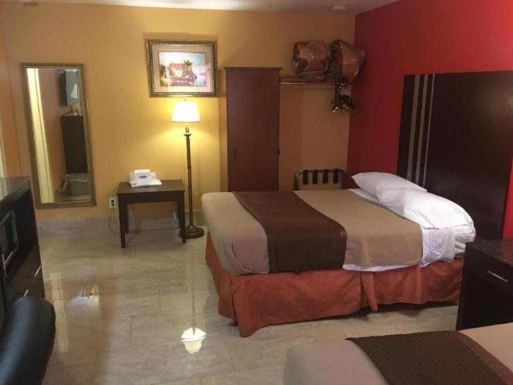 Travelodge By Wyndham Bay Shore Long Island Bagian luar foto